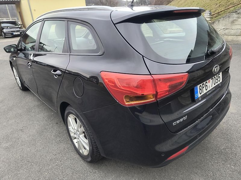 Kia Ceed (2013) 1.6 GDI 99KW/VYHŘ.VOLANT+SEDAD - fotka 6 z 49