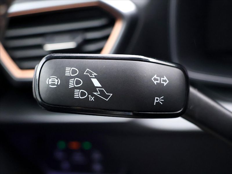 Cupra Formentor 2,0 TSI VZ 228kW DSG 4x4 DPH - fotka 20 z 42