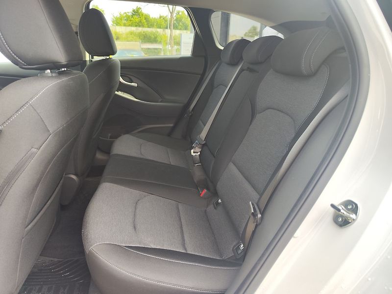 Hyundai i30 1.5 T-GDI/117kW Family Smart - fotka 11 z 29