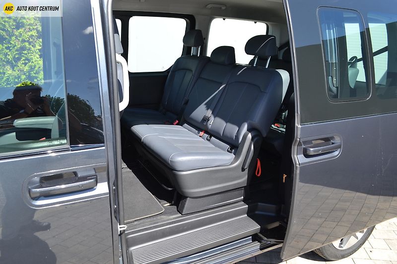 Hyundai Staria 2.2CRDi PREMIUM A/T- 9 MÍST - fotka 34 z 79