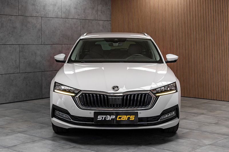 Škoda Octavia 2.0 TDI DSG*STYLE*KAMERA*KESSY - fotka 2 z 41