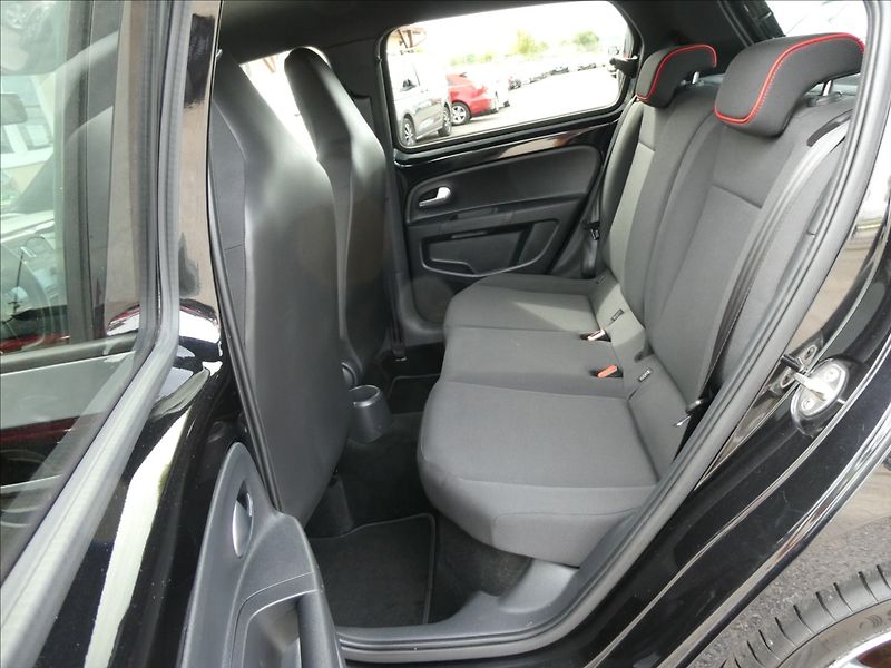 Seat Mii 1,0 MPi 55kW FR line 1.MAJITEL - fotka 21 z 38