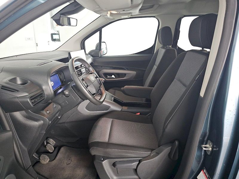 Toyota ProAce City Verso (2025) L1 1.5D 130k FAMILY - fotka 6 z 31