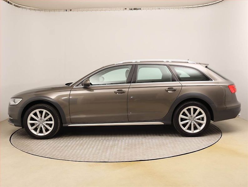 Audi A6 Allroad (2012) 3.0 TDI, 4X4, Automat - fotka 3 z 22