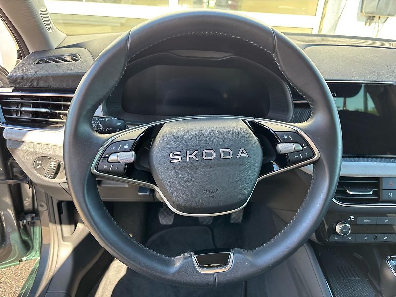 Škoda Scala 1.0 TSI 85 kW TOP SELECTION - fotka 14 z 30