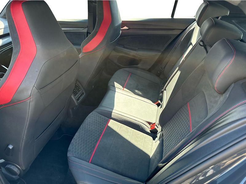 Volkswagen Golf GTI Clubsport 2.0 TSI 221kW DS - fotka 12 z 22