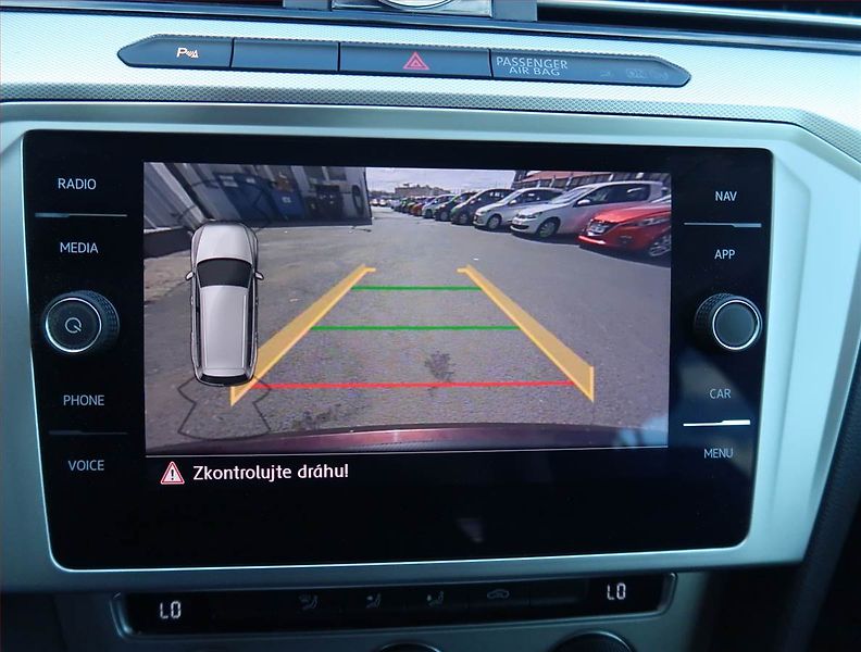 Volkswagen Passat (2018) Comfortline 2.0 TDI, Automat - fotka 18 z 20