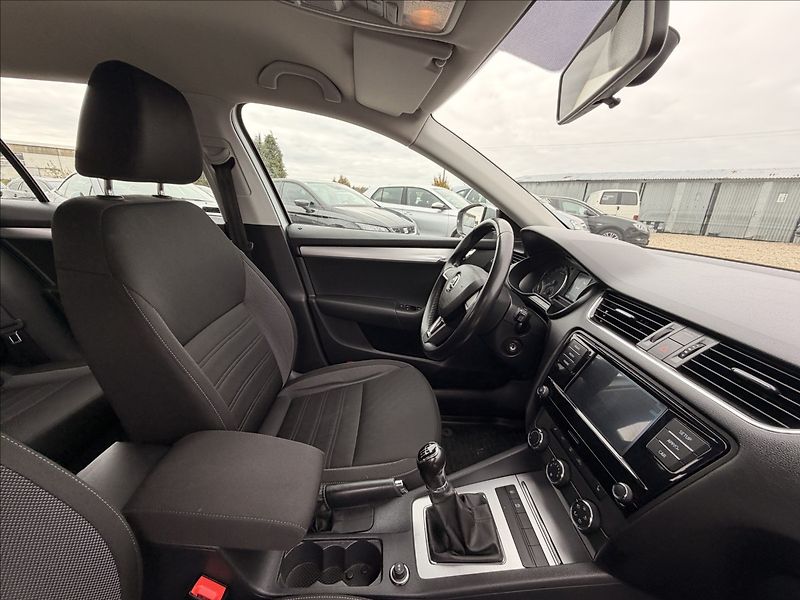 Škoda Octavia 2,0 TDI 110kW 6KVALT - fotka 31 z 32