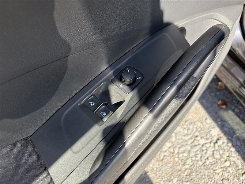 Škoda Fabia 1,0 TSi DPH 60t km  Matrix LED - fotka 12 z 50