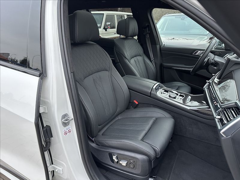 BMW X7 40d Msport Xdrive - fotka 10 z 43
