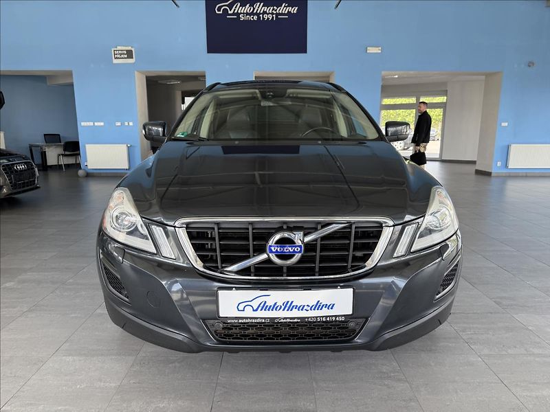 Volvo XC60 2,0   SERVISNÍ KNÍŽKA - fotka 2 z 23