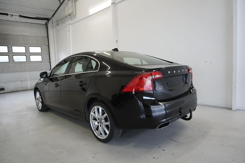 Volvo S60 D5 AUTOMAT - fotka 3 z 28