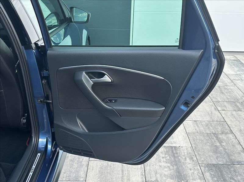Volkswagen Polo 1,8 TSI 192PS  GTI DSG - fotka 21 z 51