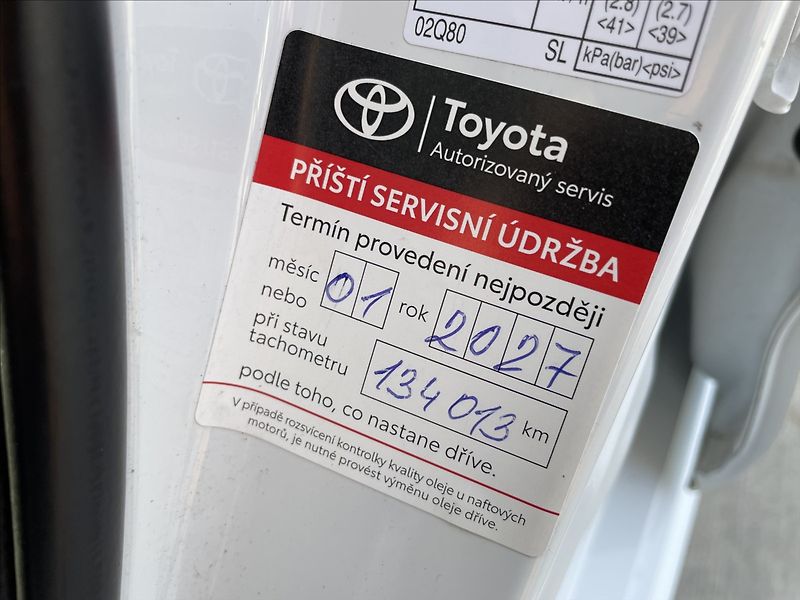 Toyota Corolla 1,8 Hybrid TS ČR.1.MAJ. - fotka 25 z 28