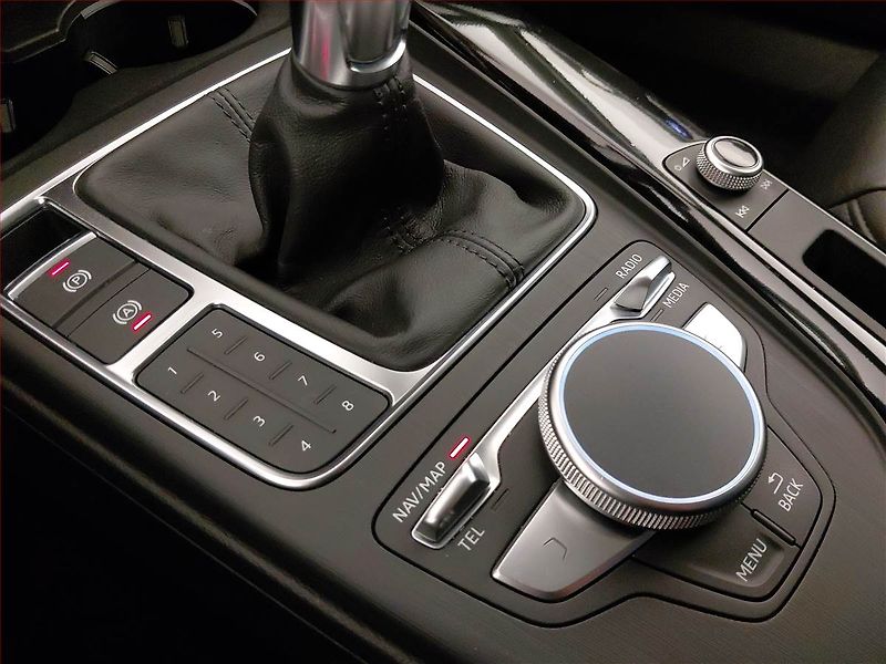 Audi A4 (2017) Design 2.0 TDI, Kůže, Tempomat - fotka 23 z 23