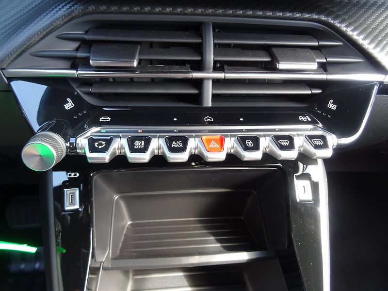 Peugeot 2008 (2026) ALLURE Hybrid 145k e-DCS6 - fotka 29 z 42