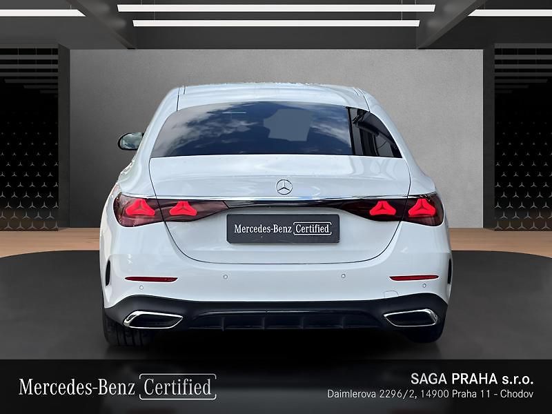 Mercedes-Benz Třídy E Třída E 220 d 4MATIC AMG Line - fotka 5 z 18