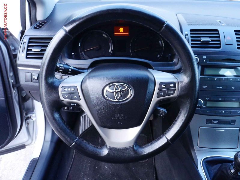 Toyota Avensis (2009) 2.0 D-4D, AC, temp - fotka 14 z 19