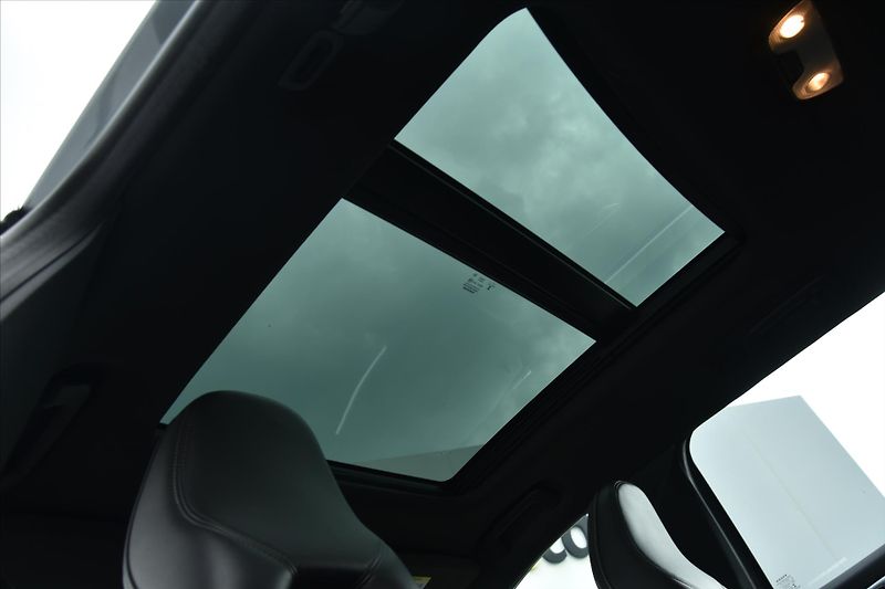 Volvo XC60 2.0 T6 225kW AWD R-DESIGN ČR - fotka 27 z 28