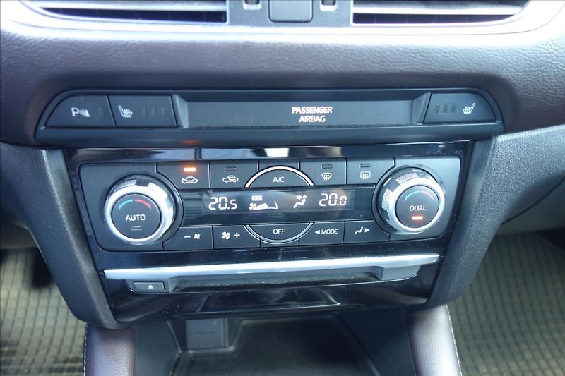 Mazda 6 2,2 D 129KW, SERV.KN., REVO. - fotka 28 z 39