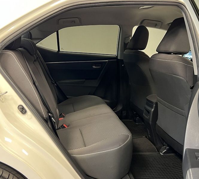 Toyota Corolla 1.6  ACTIVE TREND+ - fotka 12 z 16