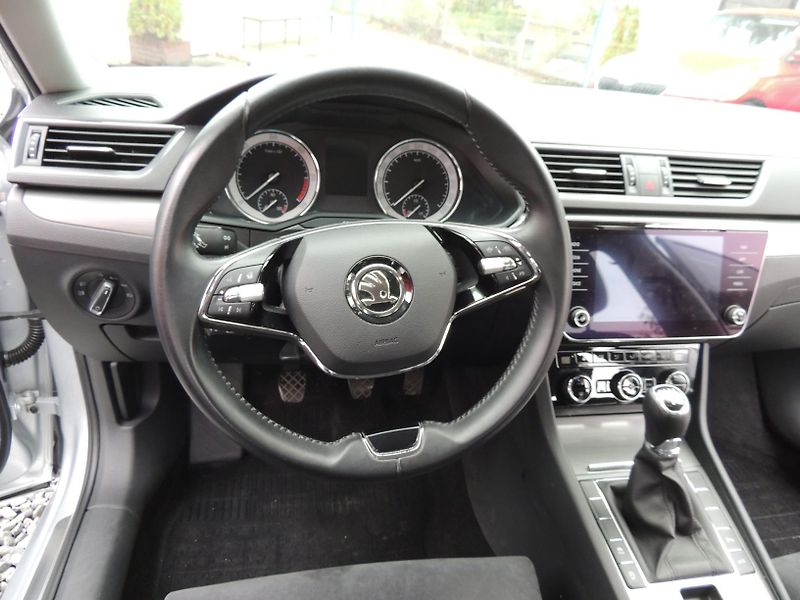 Škoda Superb (2020) 2.0TDi,110kw,Style,webasto,ČR - fotka 23 z 39