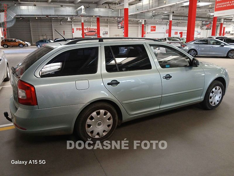 Škoda Octavia (2011) 1.2 TSI, 1.maj,ČR - fotka 2 z 3