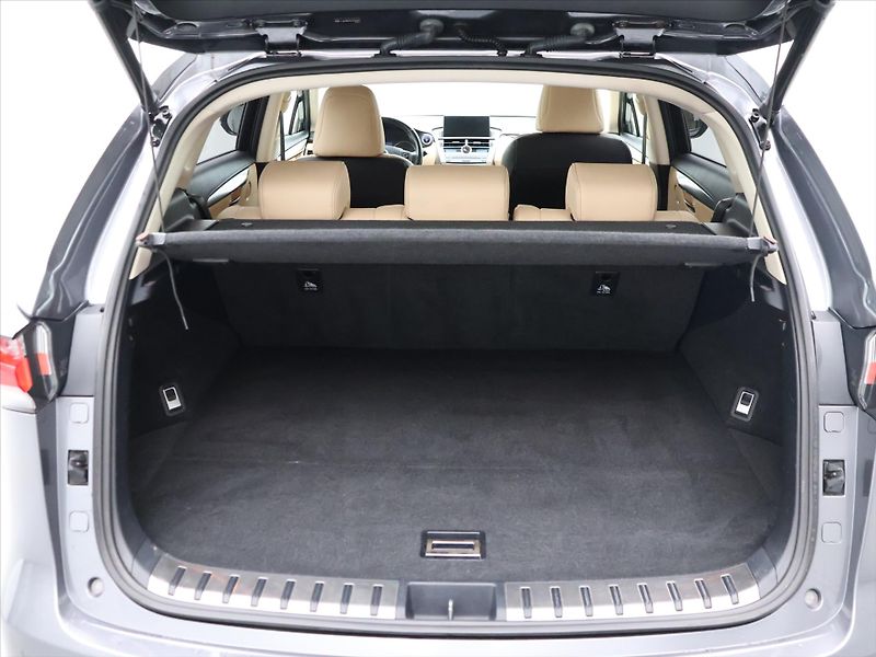 Lexus NX 300h 2,5 145kW 4WD Premium AUT - fotka 10 z 38