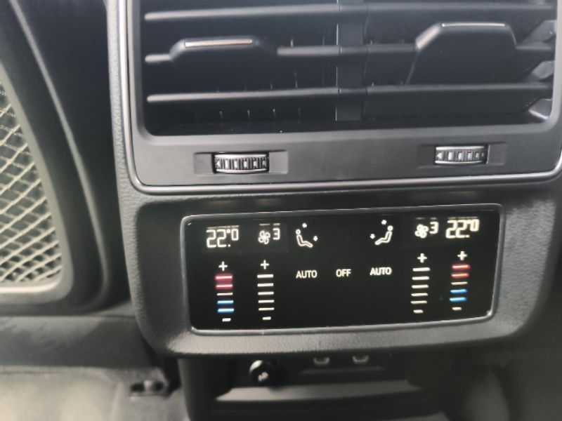 Audi Q8 3.0 TFSi S-Line - fotka 21 z 25
