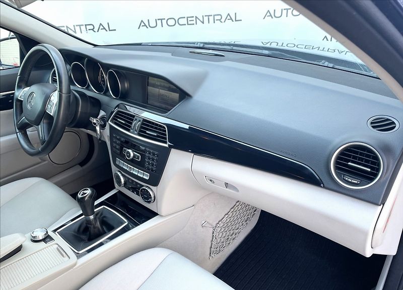 Mercedes-Benz Třídy C 2,2 CDi.120kw.STK 4/28.Tažné - fotka 16 z 19