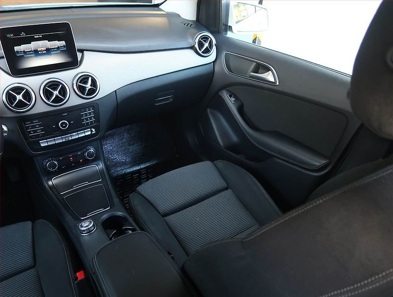 Mercedes-Benz Třídy B (2017) B 180 CDI, Automat, Tempomat - fotka 8 z 20