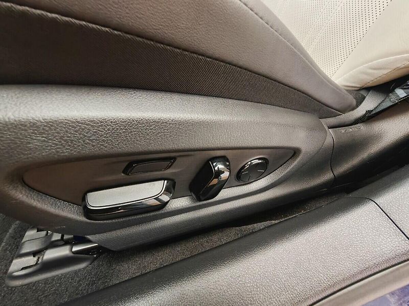 Lexus ES 300h Prestige Plus - fotka 19 z 49