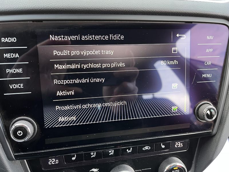 Škoda Octavia (2020) 2.0TDI 110KW*NEZ.TOPENÍ*TZ ! - fotka 29 z 38