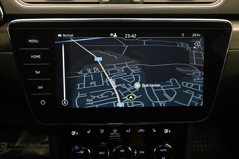 Škoda Superb 1,4 TSI iV 160 kW DSG Style Zá - fotka 20 z 31