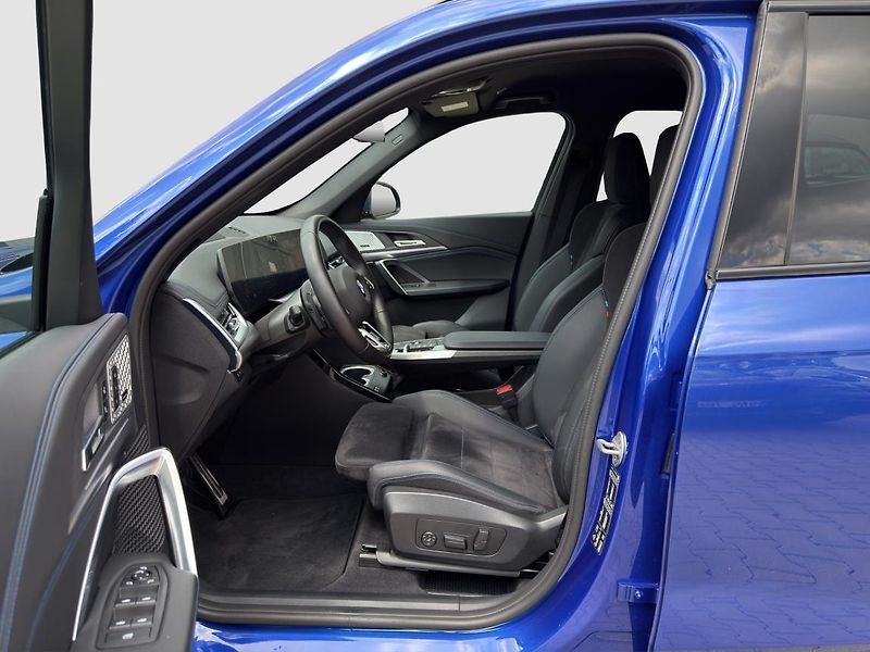 BMW X1 xDrive23d - fotka 2 z 19
