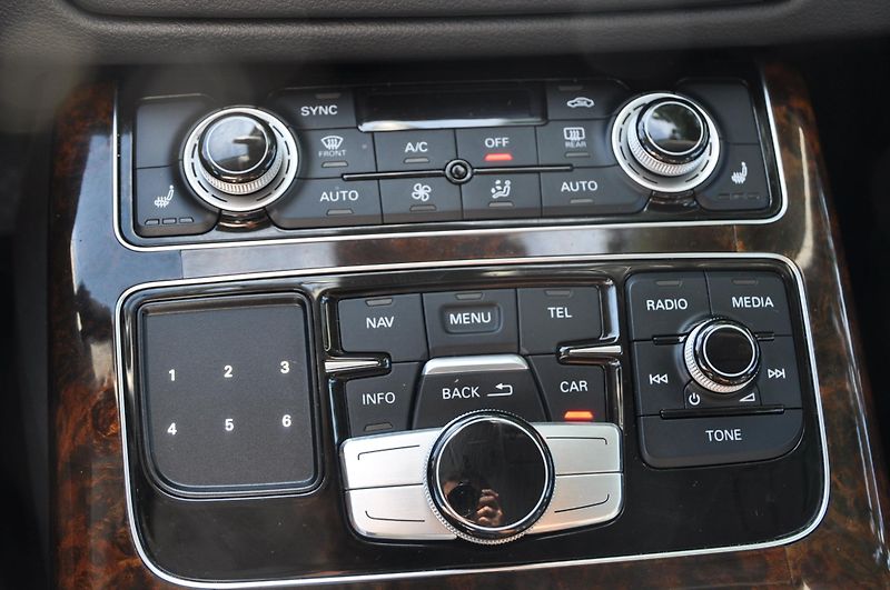 Audi A8 3.0TDi 193kW 4x4 - fotka 14 z 22