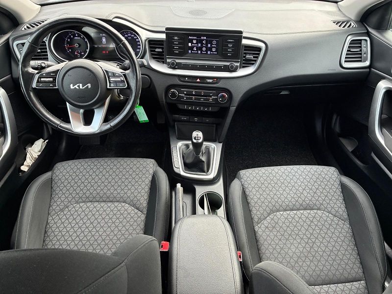 Kia Ceed (2022) FRESH 1.5T-GDI 118kW DPH CZ - fotka 9 z 11