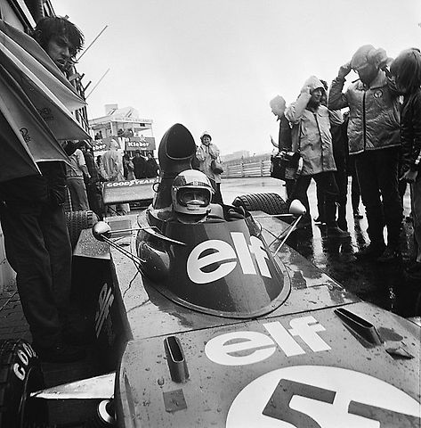 Jackie Stewart při Grand Prix Holandska 1973., zdroj: Wikimedia Commons, Rob Mieremet, Anefo, CC0