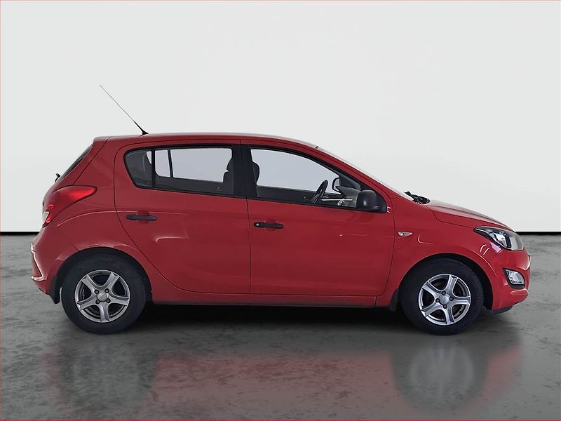 Hyundai i20 (2013) 1.2, Tempomat - fotka 6 z 14
