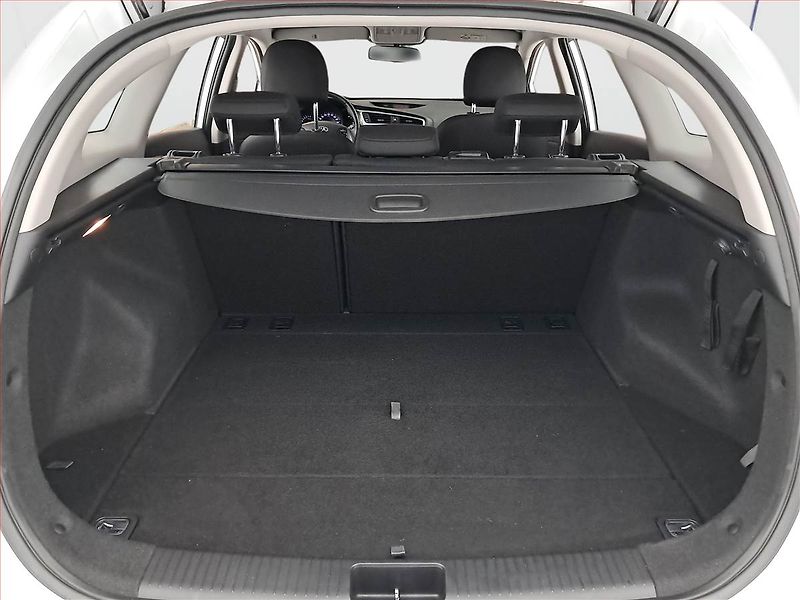 Kia Ceed (2017) 1.6 GDI, Serv.kniha, Tempomat - fotka 13 z 16