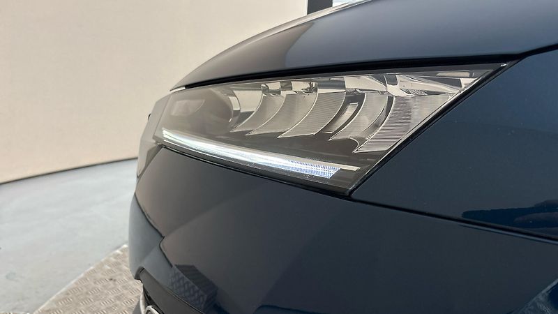 Škoda Octavia 2.0 TDI DSG Style Combi - fotka 18 z 25