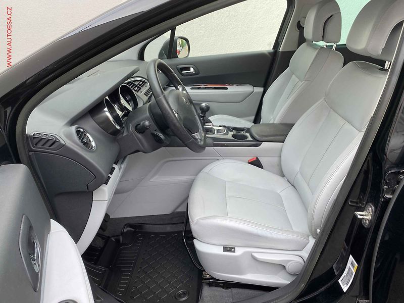 Peugeot 3008 (2014) 2.0 HDi, Allure, bixen, panor - fotka 9 z 17