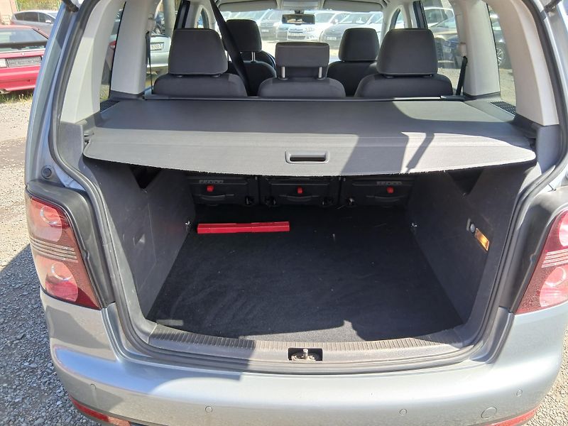 Volkswagen Touran 1.9 TDI, United, 6 rychl. - fotka 31 z 34