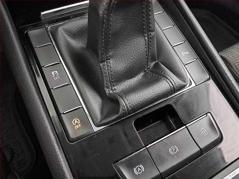 Škoda Superb (2015) Ambition 2.0 TDI, 4X4 - fotka 17 z 20
