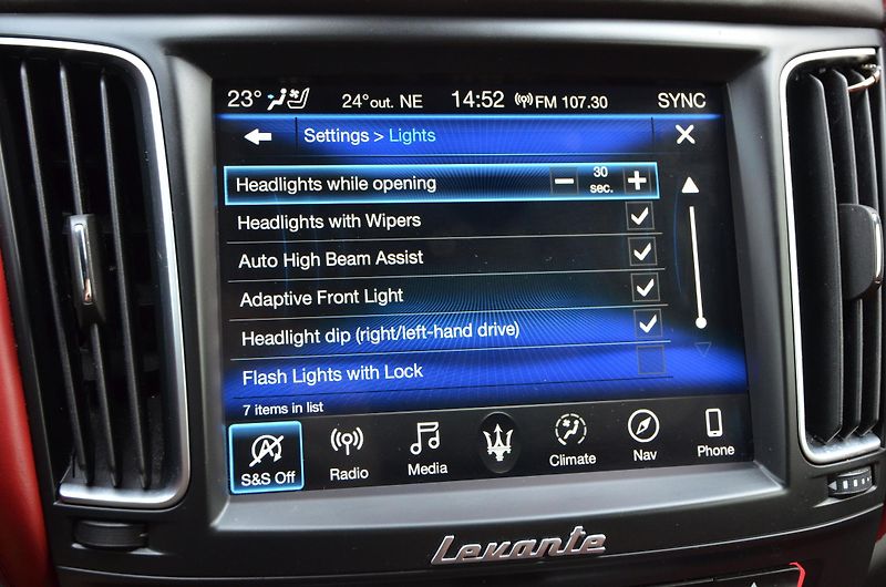 Maserati Levante (2018) 3.0 316kW SQ4 GranSport 106tkm - fotka 41 z 48