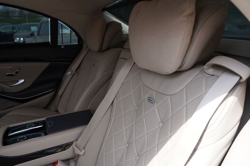 Mercedes-Benz Třídy S S560 4Matic V8 Designo/470PS - fotka 32 z 42