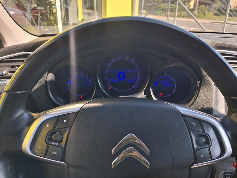 Citroën C4 (2016) 1,6HDi NAVI 2xKOLA MAX VÝBAVA  - fotka 25 z 43
