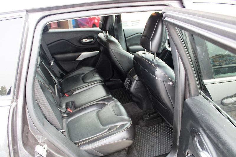Jeep Cherokee (2018) 2,2 MJT 4X4 LIMITED KŮŽE NAVI  - fotka 12 z 22