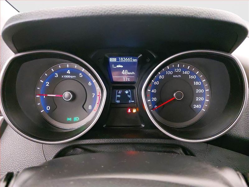 Hyundai i30 (2012) 1.6 GDI, Park. senzory - fotka 11 z 17