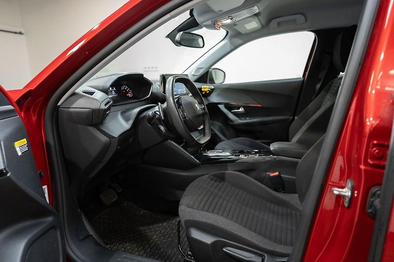 Peugeot 2008 1.2 PureTech 96 kW - fotka 7 z 27